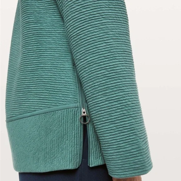 Lululemon On Repeat Mock Neck in Smoke Green Size 8 - Picture 3 of 7
